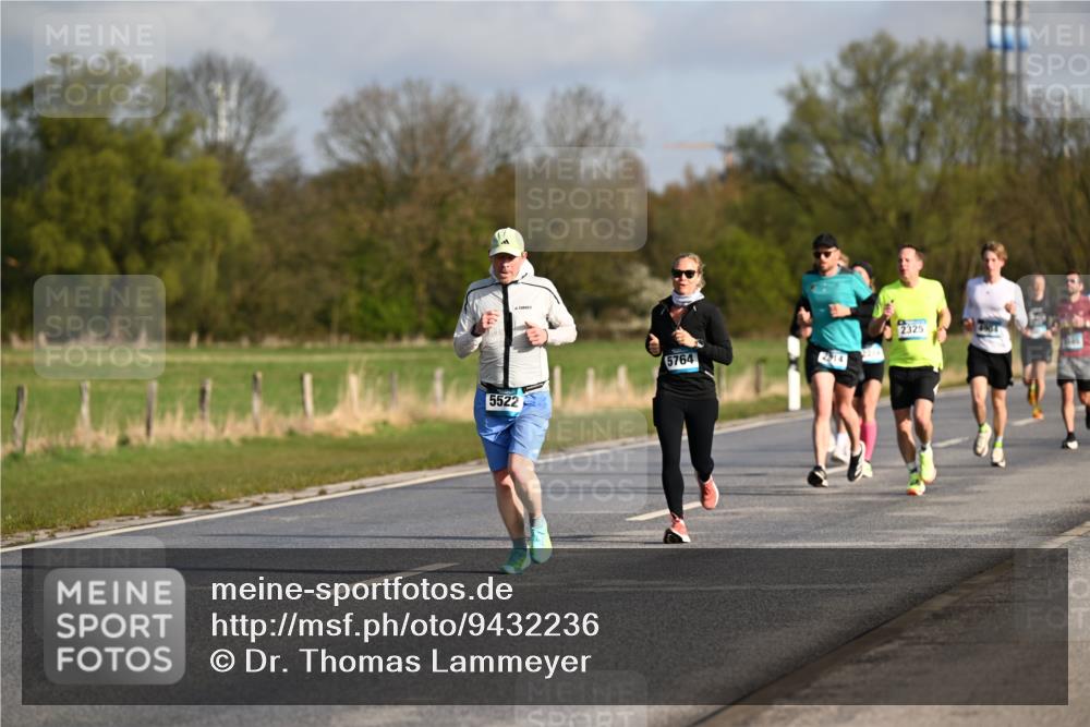 12.04.2026 - 45. Internationalen Wilhelmsburger Insellauf Dr. Thomas Lammeyer http://msf.ph/oto/9432236 12.04.2026 09:14:20 Laufen 5522, 5764, 2325 meine-sportfotos.de