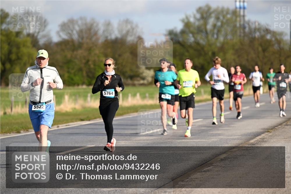 12.04.2026 - 45. Internationalen Wilhelmsburger Insellauf Dr. Thomas Lammeyer http://msf.ph/oto/9432246 12.04.2026 09:14:22 Laufen 5522, 5764, 2325 meine-sportfotos.de