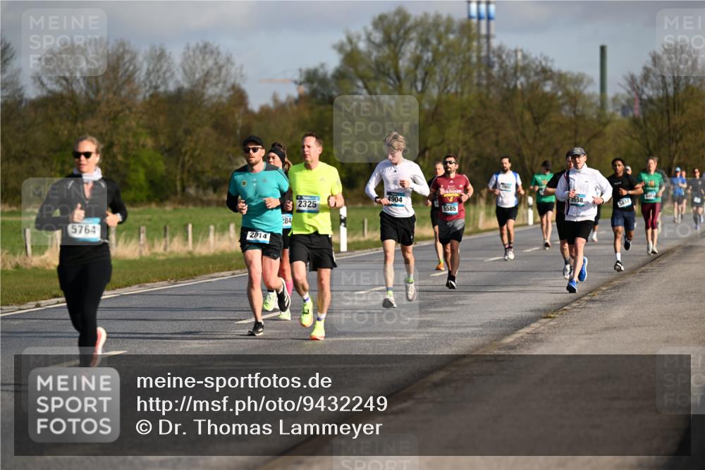 12.04.2026 - 45. Internationalen Wilhelmsburger Insellauf Dr. Thomas Lammeyer http://msf.ph/oto/9432249 12.04.2026 09:14:22 Laufen 4904, 2325, 284, 5764, 2814, 14, 5585, 3558, 5812, 6462 meine-sportfotos.de