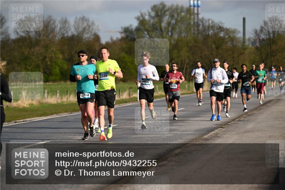 12.04.2026 - 45. Internationalen Wilhelmsburger Insellauf Dr. Thomas Lammeyer http://msf.ph/oto/9432255 12.04.2026 09:14:23 Laufen 2814, 22, 2325, 556, 4904, 5585 meine-sportfotos.de