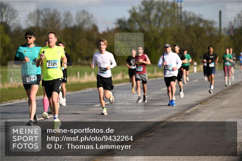 12.04.2026 - 45. Internationalen Wilhelmsburger Insellauf Dr. Thomas Lammeyer http://msf.ph/oto/9432264 12.04.2026 09:14:25 Laufen 2814, 2325, 4904 meine-sportfotos.de