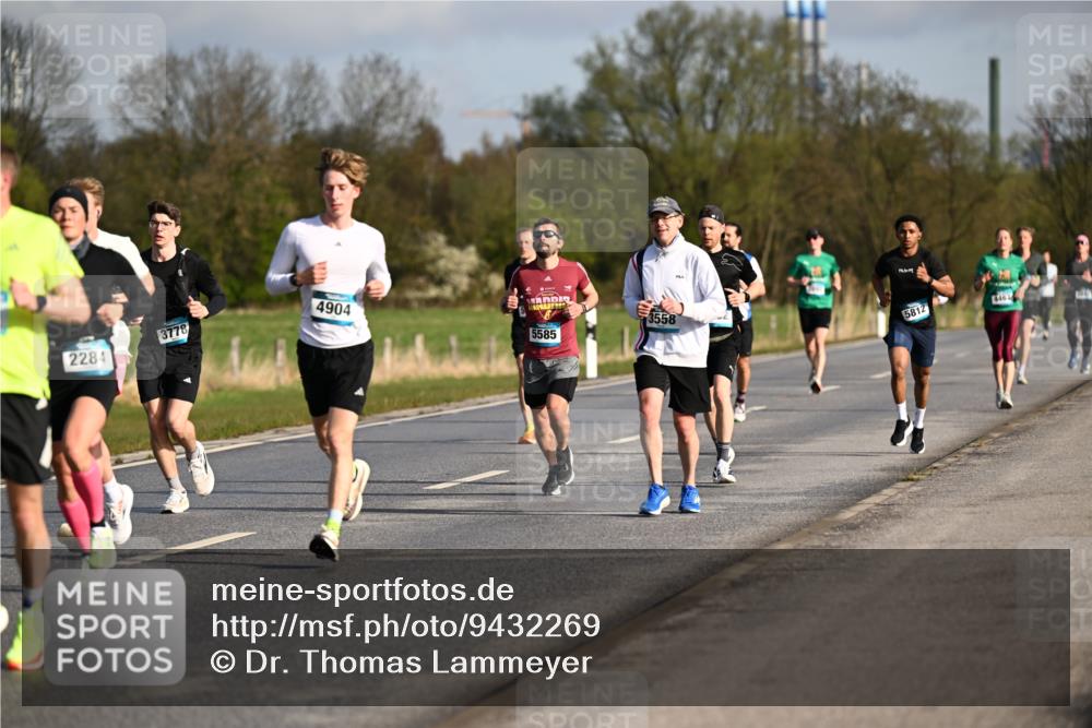 12.04.2026 - 45. Internationalen Wilhelmsburger Insellauf Dr. Thomas Lammeyer http://msf.ph/oto/9432269 12.04.2026 09:14:26 Laufen 2284, 3778, 4904, 5585, 3558, 5812 meine-sportfotos.de