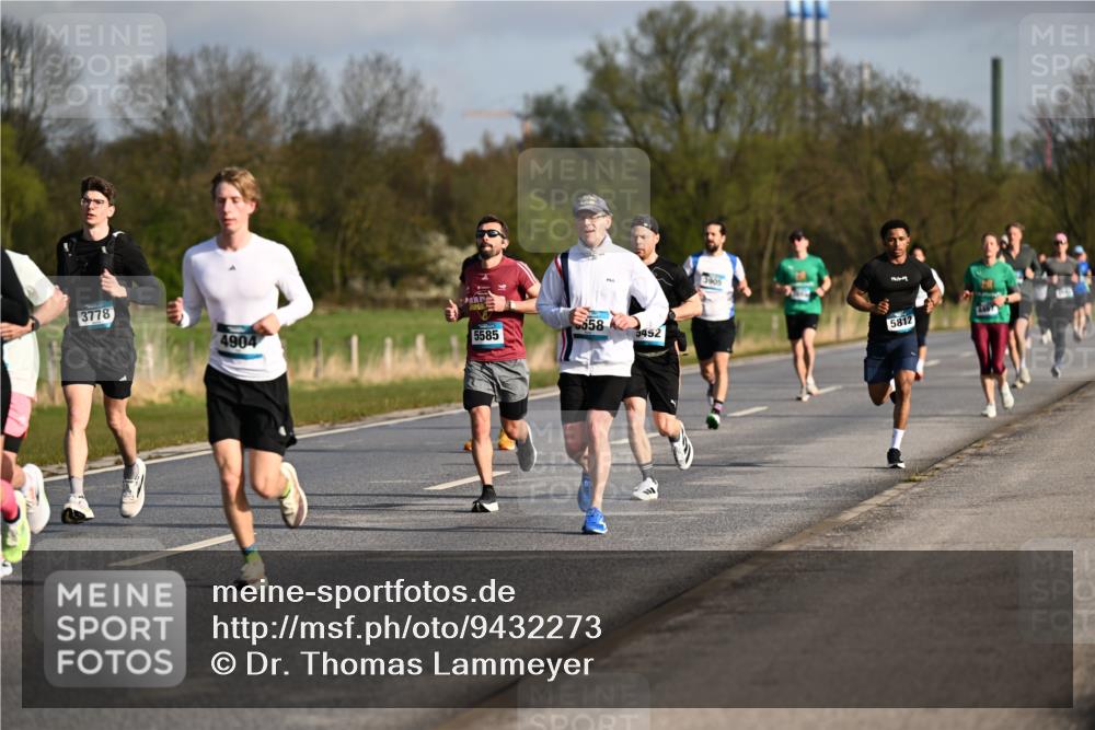 12.04.2026 - 45. Internationalen Wilhelmsburger Insellauf Dr. Thomas Lammeyer http://msf.ph/oto/9432273 12.04.2026 09:14:26 Laufen 3778, 4904, 5585, 5558, 5452, 3905, 16, 09, 5812 meine-sportfotos.de