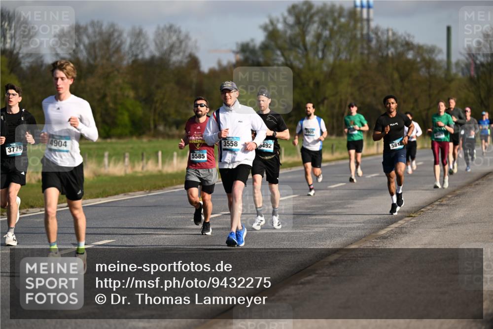 12.04.2026 - 45. Internationalen Wilhelmsburger Insellauf Dr. Thomas Lammeyer http://msf.ph/oto/9432275 12.04.2026 09:14:27 Laufen 4904, 3558, 492, 3778, 5585, 3905, 5812 meine-sportfotos.de