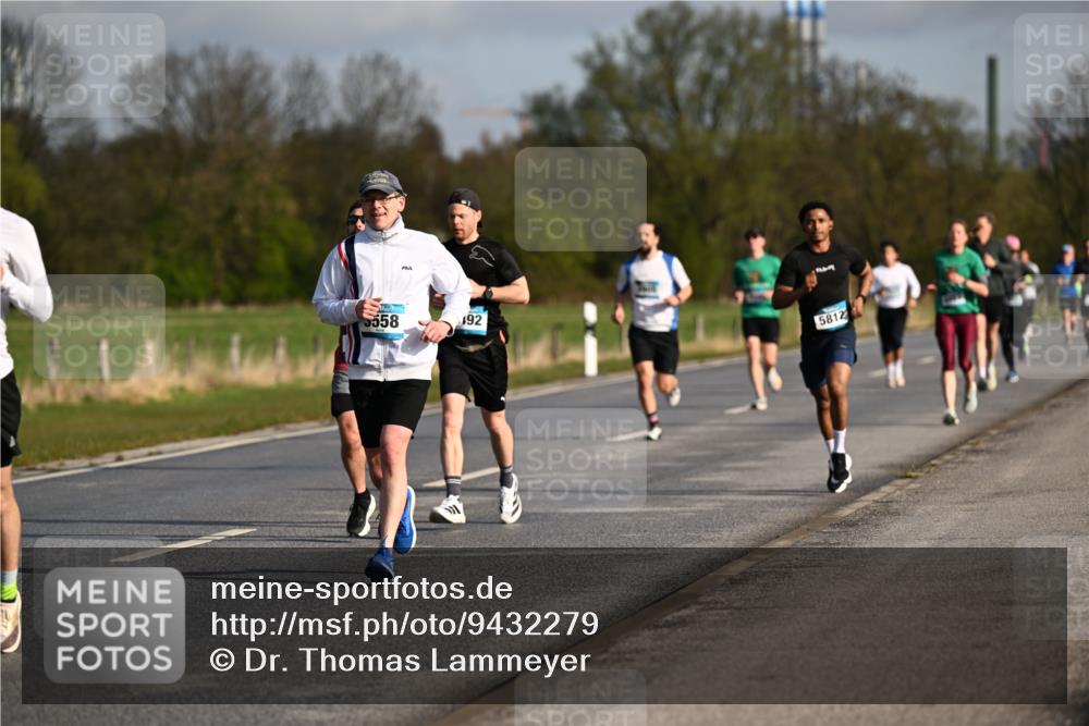 12.04.2026 - 45. Internationalen Wilhelmsburger Insellauf Dr. Thomas Lammeyer http://msf.ph/oto/9432279 12.04.2026 09:14:27 Laufen 5558, 192, 5812 meine-sportfotos.de