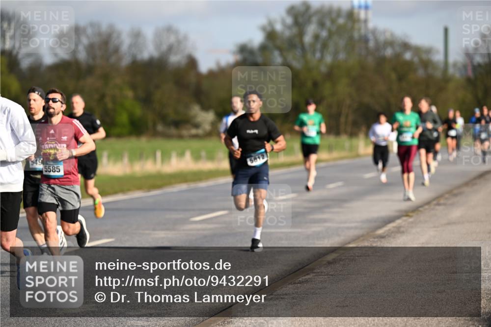 12.04.2026 - 45. Internationalen Wilhelmsburger Insellauf Dr. Thomas Lammeyer http://msf.ph/oto/9432291 12.04.2026 09:14:29 Laufen 5585, 5812 meine-sportfotos.de