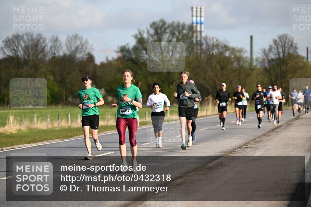 12.04.2026 - 45. Internationalen Wilhelmsburger Insellauf Dr. Thomas Lammeyer http://msf.ph/oto/9432318 12.04.2026 09:14:33 Laufen 3929, 289, 5055, 4467 meine-sportfotos.de