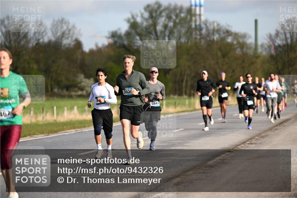 12.04.2026 - 45. Internationalen Wilhelmsburger Insellauf Dr. Thomas Lammeyer http://msf.ph/oto/9432326 12.04.2026 09:14:36 Laufen 462, 392, 5843 meine-sportfotos.de