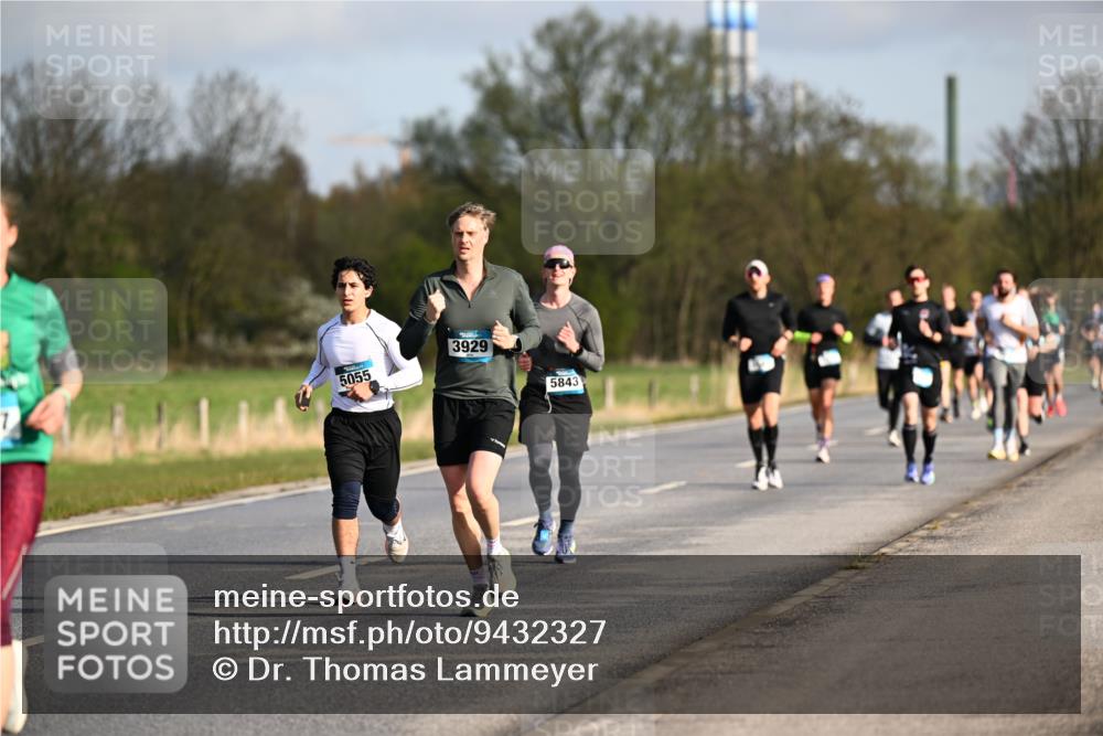12.04.2026 - 45. Internationalen Wilhelmsburger Insellauf Dr. Thomas Lammeyer http://msf.ph/oto/9432327 12.04.2026 09:14:36 Laufen 3929, 5055, 5843 meine-sportfotos.de