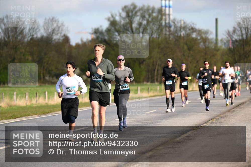 12.04.2026 - 45. Internationalen Wilhelmsburger Insellauf Dr. Thomas Lammeyer http://msf.ph/oto/9432330 12.04.2026 09:14:36 Laufen 5055, 3929, 5843, 3141 meine-sportfotos.de