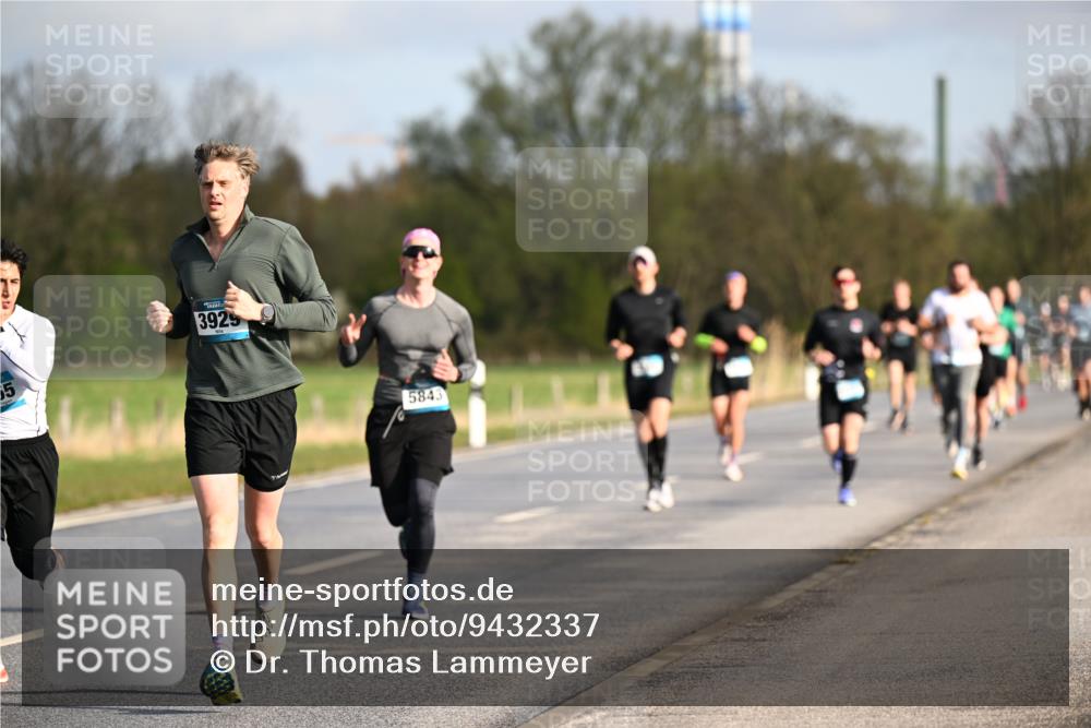 12.04.2026 - 45. Internationalen Wilhelmsburger Insellauf Dr. Thomas Lammeyer http://msf.ph/oto/9432337 12.04.2026 09:14:38 Laufen 3929, 5843 meine-sportfotos.de
