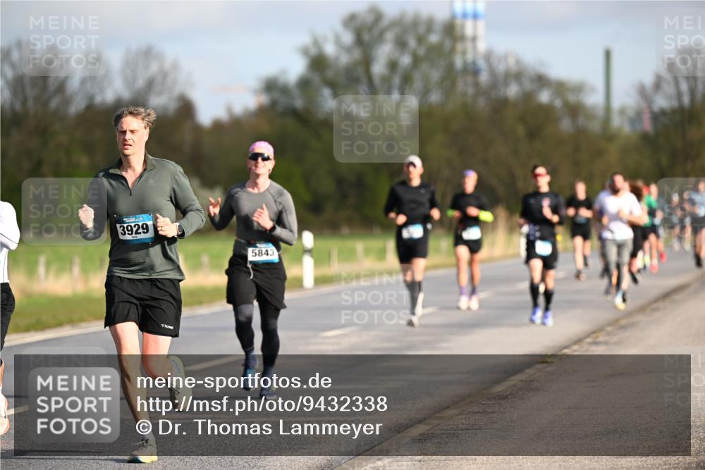 12.04.2026 - 45. Internationalen Wilhelmsburger Insellauf Dr. Thomas Lammeyer http://msf.ph/oto/9432338 12.04.2026 09:14:38 Laufen 3929, 5843 meine-sportfotos.de