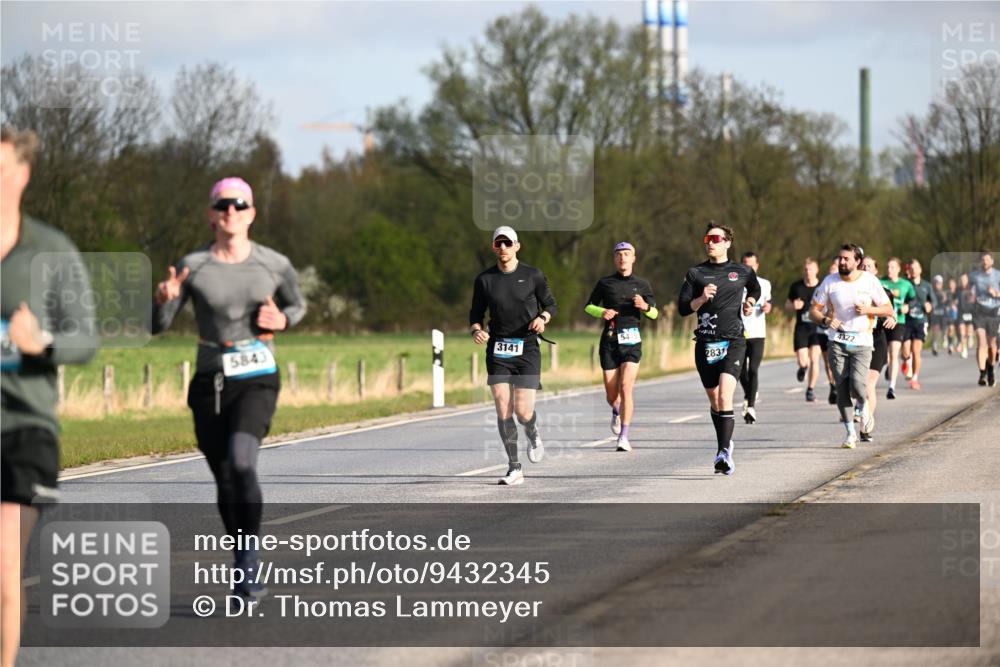 12.04.2026 - 45. Internationalen Wilhelmsburger Insellauf Dr. Thomas Lammeyer http://msf.ph/oto/9432345 12.04.2026 09:14:39 Laufen 5843, 3141, 2831, 4322 meine-sportfotos.de