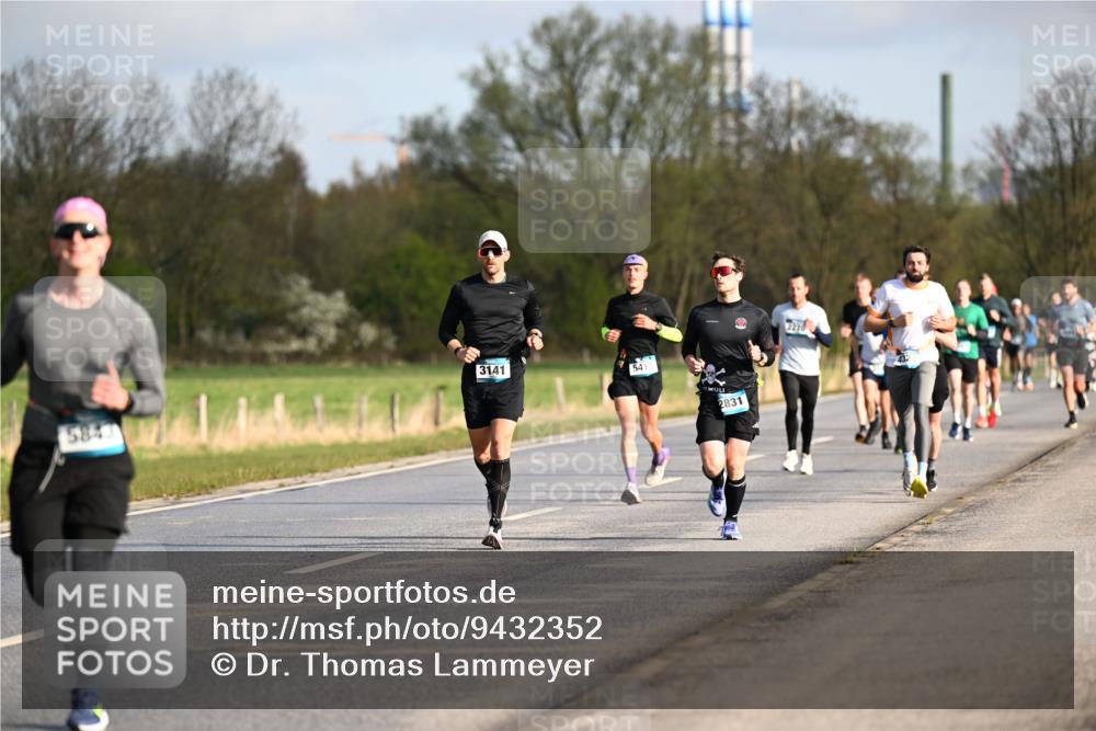 12.04.2026 - 45. Internationalen Wilhelmsburger Insellauf Dr. Thomas Lammeyer http://msf.ph/oto/9432352 12.04.2026 09:14:40 Laufen 584, 3141, 5415, 2831, 2278 meine-sportfotos.de