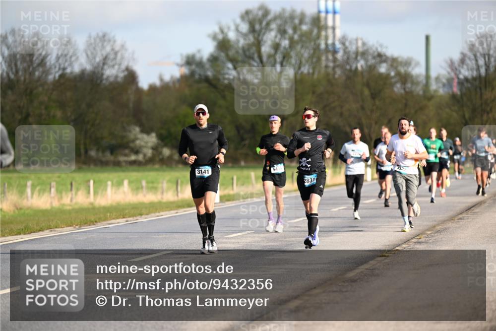 12.04.2026 - 45. Internationalen Wilhelmsburger Insellauf Dr. Thomas Lammeyer http://msf.ph/oto/9432356 12.04.2026 09:14:41 Laufen 3141, 541, 2831, 4322 meine-sportfotos.de