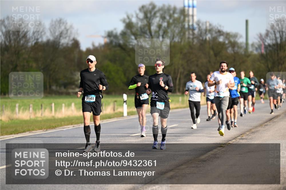 12.04.2026 - 45. Internationalen Wilhelmsburger Insellauf Dr. Thomas Lammeyer http://msf.ph/oto/9432361 12.04.2026 09:14:42 Laufen 3141, 54, 2831 meine-sportfotos.de