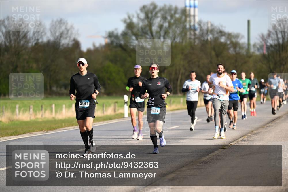 12.04.2026 - 45. Internationalen Wilhelmsburger Insellauf Dr. Thomas Lammeyer http://msf.ph/oto/9432363 12.04.2026 09:14:42 Laufen 54, 3141, 2831, 4322 meine-sportfotos.de