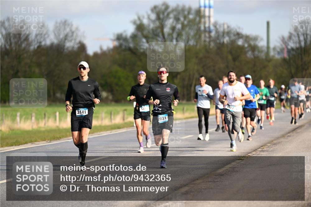 12.04.2026 - 45. Internationalen Wilhelmsburger Insellauf Dr. Thomas Lammeyer http://msf.ph/oto/9432365 12.04.2026 09:14:42 Laufen 54, 3141, 2831, 4322 meine-sportfotos.de