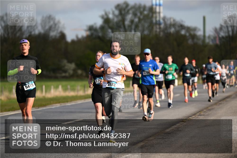 12.04.2026 - 45. Internationalen Wilhelmsburger Insellauf Dr. Thomas Lammeyer http://msf.ph/oto/9432387 12.04.2026 09:14:46 Laufen 5415, 325, 4322 meine-sportfotos.de