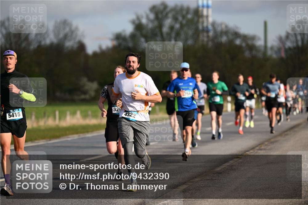 12.04.2026 - 45. Internationalen Wilhelmsburger Insellauf Dr. Thomas Lammeyer http://msf.ph/oto/9432390 12.04.2026 09:14:47 Laufen 5415, 329, 432 meine-sportfotos.de
