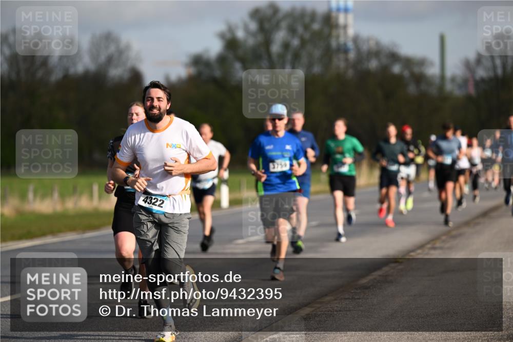 12.04.2026 - 45. Internationalen Wilhelmsburger Insellauf Dr. Thomas Lammeyer http://msf.ph/oto/9432395 12.04.2026 09:14:48 Laufen 4322, 3759 meine-sportfotos.de