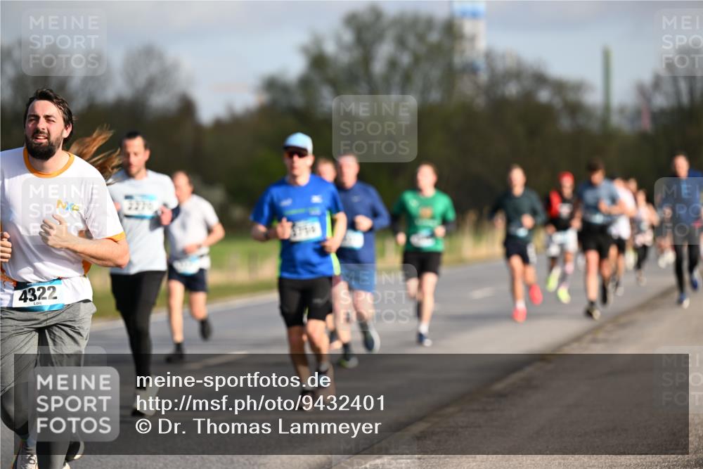 12.04.2026 - 45. Internationalen Wilhelmsburger Insellauf Dr. Thomas Lammeyer http://msf.ph/oto/9432401 12.04.2026 09:14:49 Laufen 4322, 3270 meine-sportfotos.de