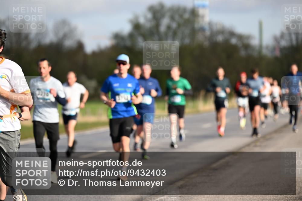 12.04.2026 - 45. Internationalen Wilhelmsburger Insellauf Dr. Thomas Lammeyer http://msf.ph/oto/9432403 12.04.2026 09:14:49 Laufen 3370 meine-sportfotos.de