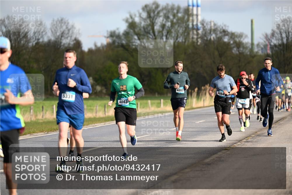 12.04.2026 - 45. Internationalen Wilhelmsburger Insellauf Dr. Thomas Lammeyer http://msf.ph/oto/9432417 12.04.2026 09:14:51 Laufen 5331, 4043, 4883, 4884, 4829 meine-sportfotos.de