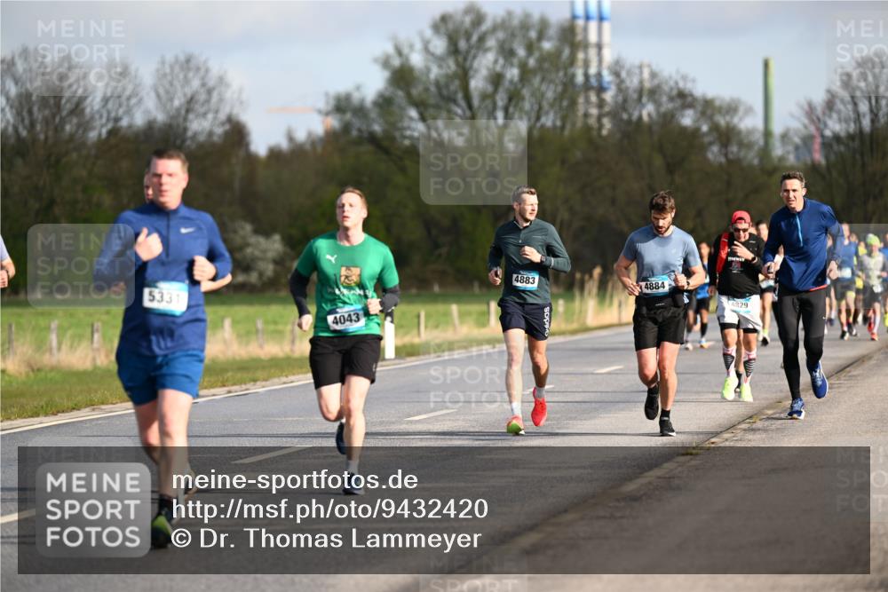 12.04.2026 - 45. Internationalen Wilhelmsburger Insellauf Dr. Thomas Lammeyer http://msf.ph/oto/9432420 12.04.2026 09:14:52 Laufen 5331, 4043, 4883, 4884, 4829 meine-sportfotos.de