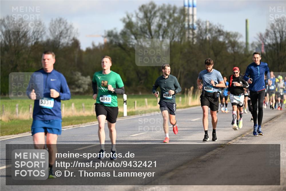 12.04.2026 - 45. Internationalen Wilhelmsburger Insellauf Dr. Thomas Lammeyer http://msf.ph/oto/9432421 12.04.2026 09:14:52 Laufen 4043, 5331, 4883, 4884, 29 meine-sportfotos.de