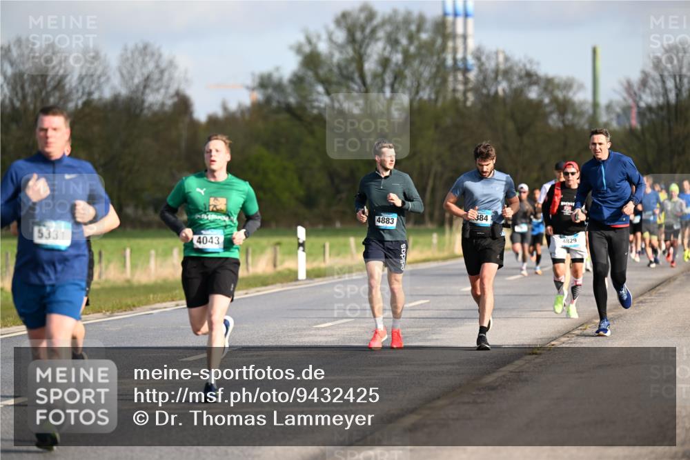 12.04.2026 - 45. Internationalen Wilhelmsburger Insellauf Dr. Thomas Lammeyer http://msf.ph/oto/9432425 12.04.2026 09:14:52 Laufen 4883, 5331, 4043, 384, 4829 meine-sportfotos.de