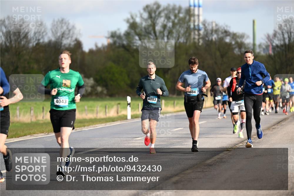 12.04.2026 - 45. Internationalen Wilhelmsburger Insellauf Dr. Thomas Lammeyer http://msf.ph/oto/9432430 12.04.2026 09:14:53 Laufen 4043, 4883, 4884 meine-sportfotos.de