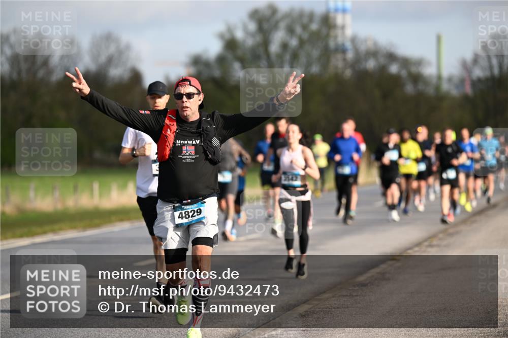 12.04.2026 - 45. Internationalen Wilhelmsburger Insellauf Dr. Thomas Lammeyer http://msf.ph/oto/9432473 12.04.2026 09:15:00 Laufen 4829 meine-sportfotos.de