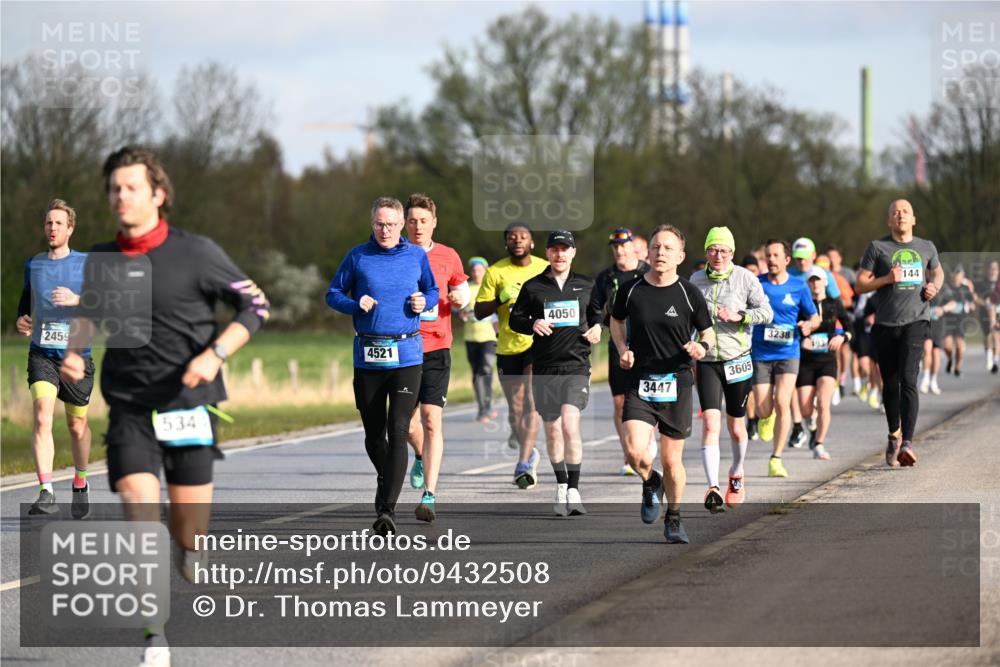 12.04.2026 - 45. Internationalen Wilhelmsburger Insellauf Dr. Thomas Lammeyer http://msf.ph/oto/9432508 12.04.2026 09:15:06 Laufen 2459, 534, 4521, 4050, 3447, 3605, 3238, 144 meine-sportfotos.de