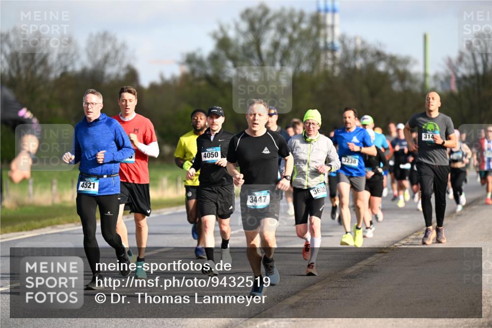 12.04.2026 - 45. Internationalen Wilhelmsburger Insellauf Dr. Thomas Lammeyer http://msf.ph/oto/9432519 12.04.2026 09:15:07 Laufen 4521, 4050, 3447, 3605, 3238, 314 meine-sportfotos.de