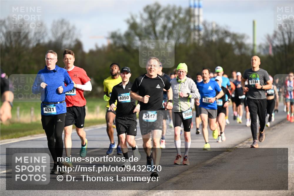 12.04.2026 - 45. Internationalen Wilhelmsburger Insellauf Dr. Thomas Lammeyer http://msf.ph/oto/9432520 12.04.2026 09:15:08 Laufen 4521, 93, 4050, 3447, 3605, 322, 3144 meine-sportfotos.de