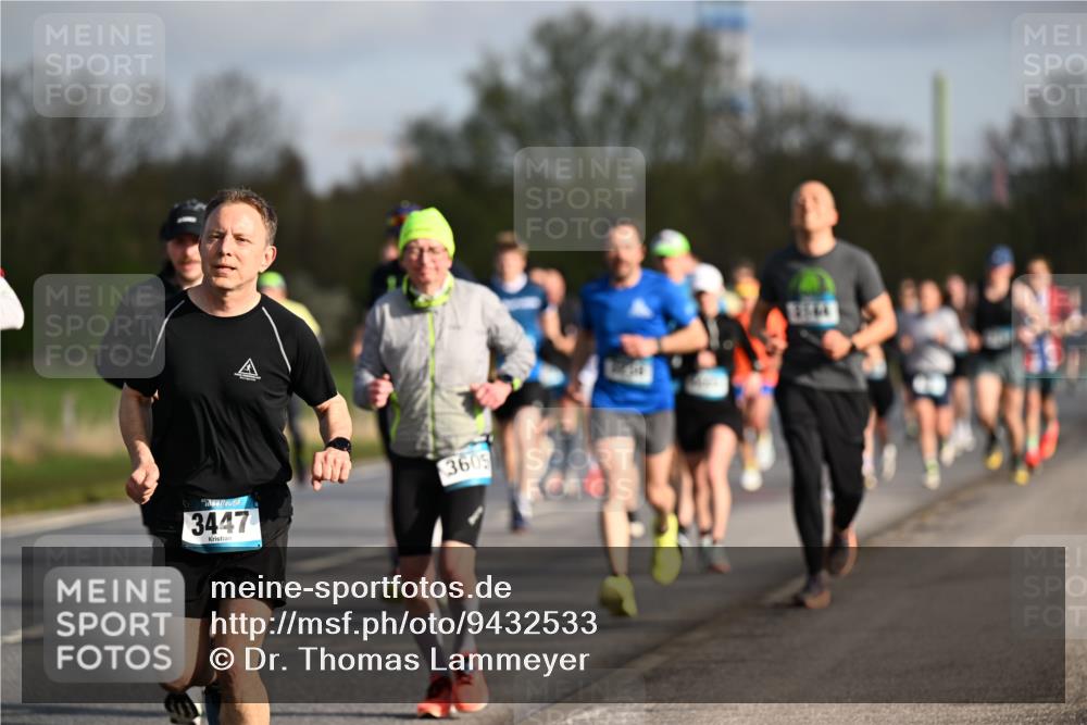 12.04.2026 - 45. Internationalen Wilhelmsburger Insellauf Dr. Thomas Lammeyer http://msf.ph/oto/9432533 12.04.2026 09:15:10 Laufen 3447, 3605 meine-sportfotos.de