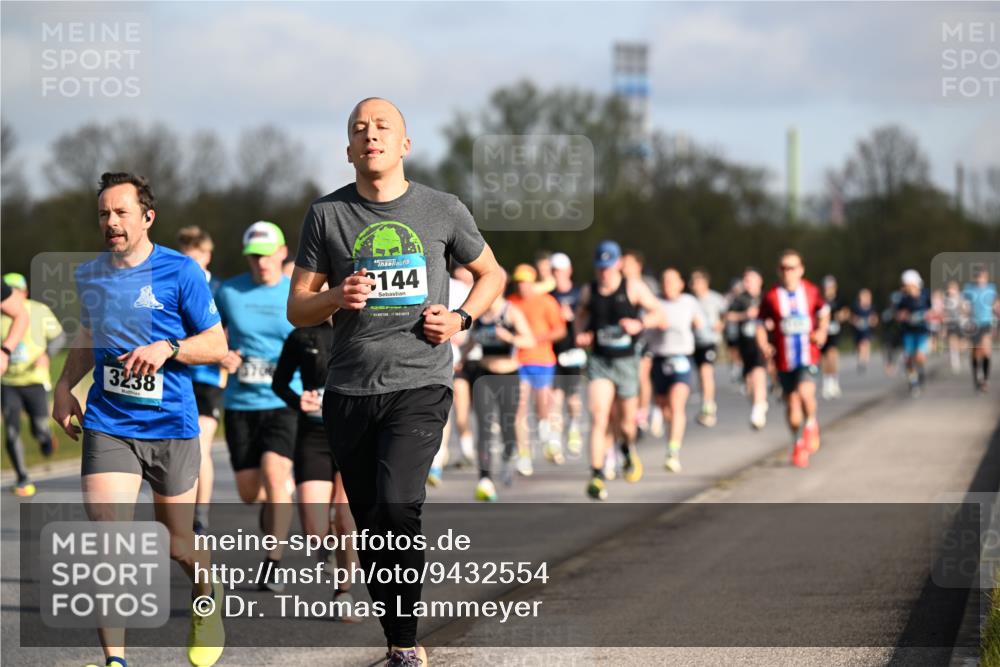 12.04.2026 - 45. Internationalen Wilhelmsburger Insellauf Dr. Thomas Lammeyer http://msf.ph/oto/9432554 12.04.2026 09:15:13 Laufen 3238, 144 meine-sportfotos.de