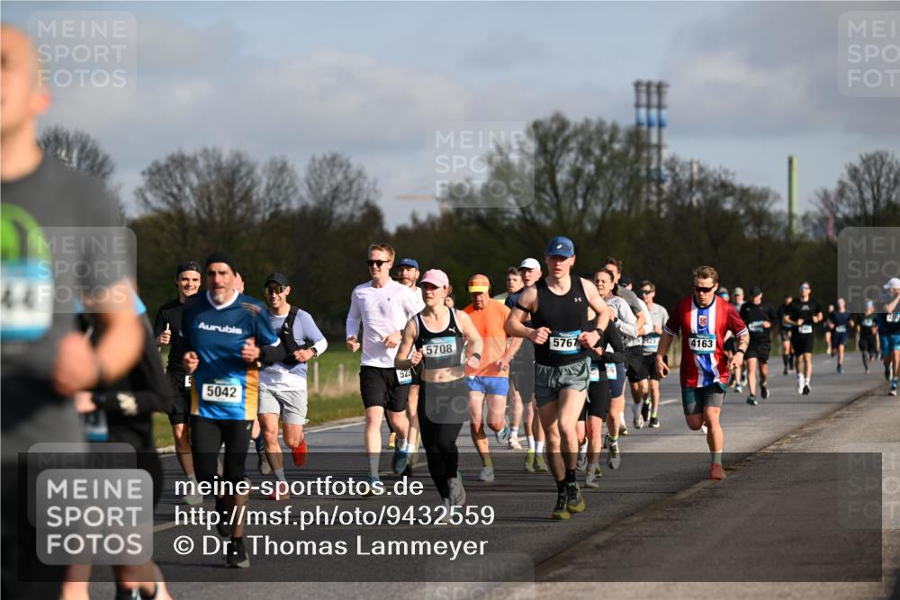 12.04.2026 - 45. Internationalen Wilhelmsburger Insellauf Dr. Thomas Lammeyer http://msf.ph/oto/9432559 12.04.2026 09:15:15 Laufen 44, 69, 5767, 4163, 5708, 5042 meine-sportfotos.de