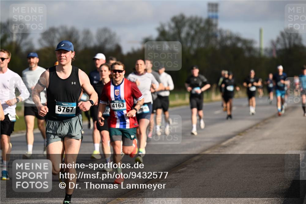 12.04.2026 - 45. Internationalen Wilhelmsburger Insellauf Dr. Thomas Lammeyer http://msf.ph/oto/9432577 12.04.2026 09:15:18 Laufen 54, 5767, 4163 meine-sportfotos.de