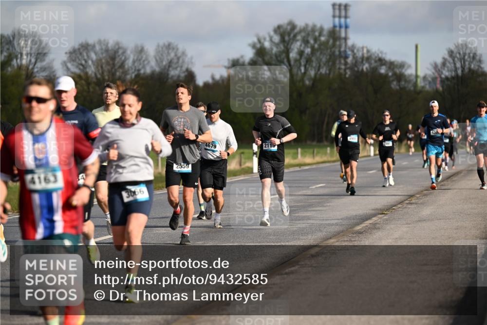 12.04.2026 - 45. Internationalen Wilhelmsburger Insellauf Dr. Thomas Lammeyer http://msf.ph/oto/9432585 12.04.2026 09:15:19 Laufen 4163, 3066, 2559, 4980, 4679, 2115 meine-sportfotos.de