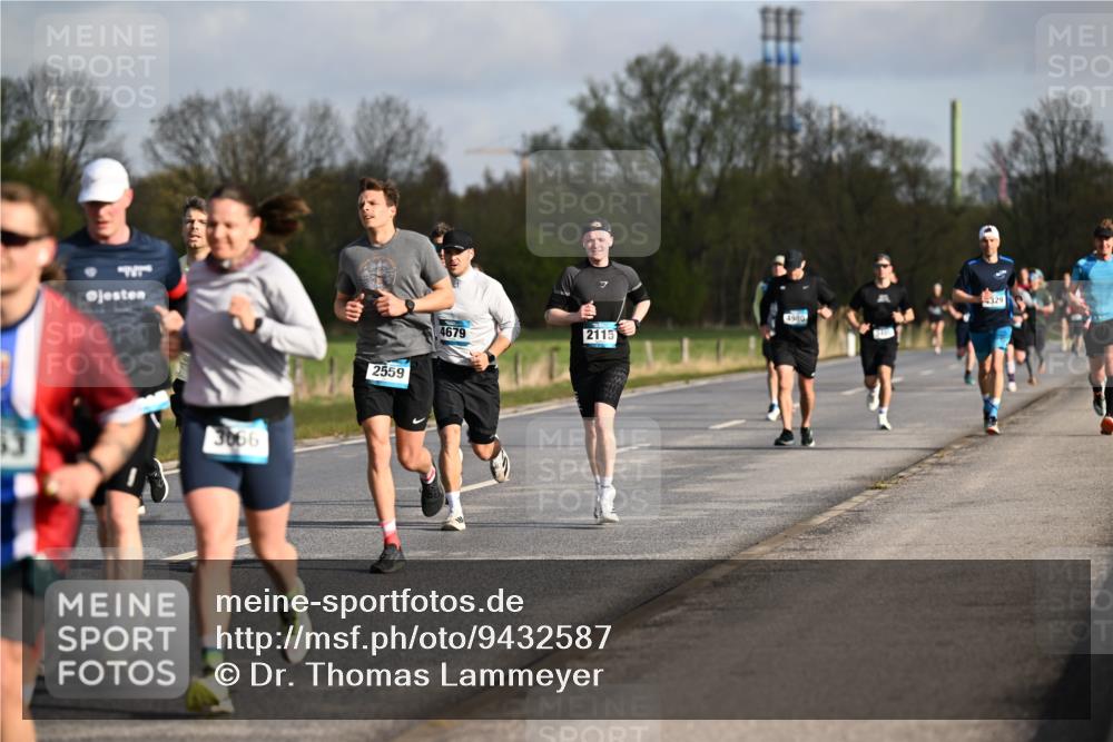 12.04.2026 - 45. Internationalen Wilhelmsburger Insellauf Dr. Thomas Lammeyer http://msf.ph/oto/9432587 12.04.2026 09:15:20 Laufen 3066, 2559, 4679, 2115, 329 meine-sportfotos.de