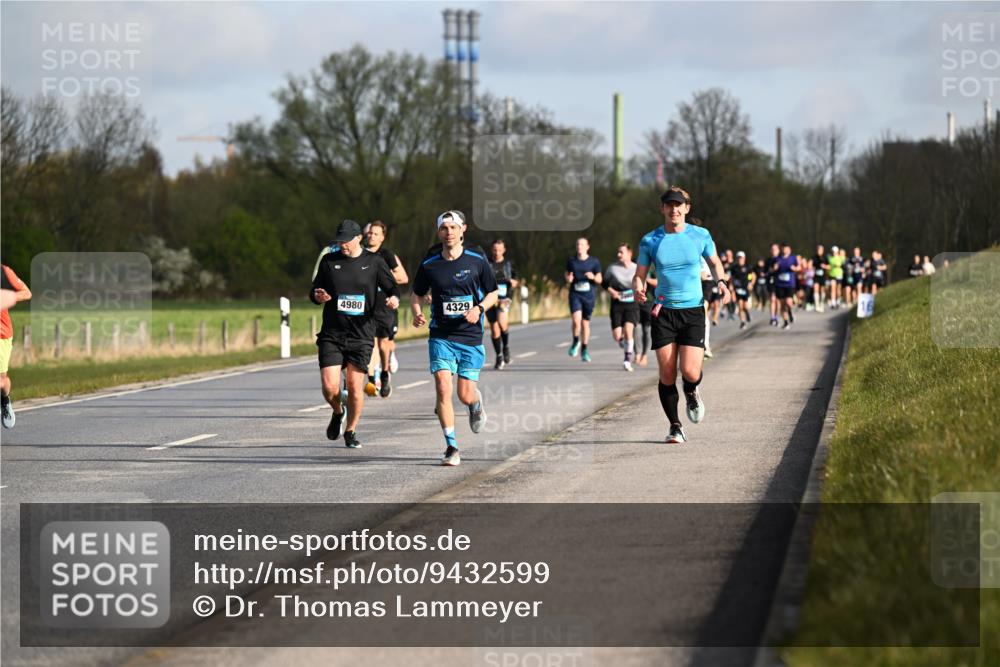 12.04.2026 - 45. Internationalen Wilhelmsburger Insellauf Dr. Thomas Lammeyer http://msf.ph/oto/9432599 12.04.2026 09:15:23 Laufen 4980, 4329 meine-sportfotos.de