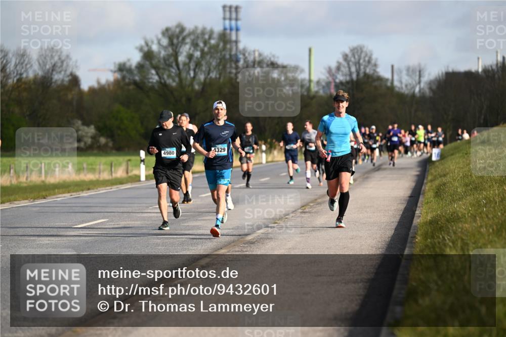 12.04.2026 - 45. Internationalen Wilhelmsburger Insellauf Dr. Thomas Lammeyer http://msf.ph/oto/9432601 12.04.2026 09:15:23 Laufen 4980, 4329 meine-sportfotos.de