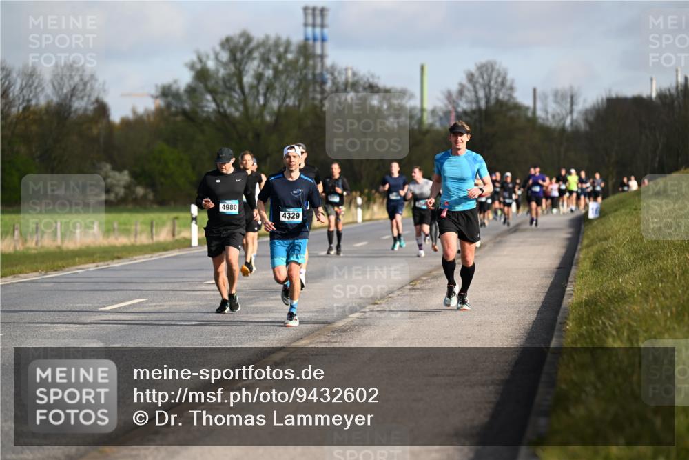 12.04.2026 - 45. Internationalen Wilhelmsburger Insellauf Dr. Thomas Lammeyer http://msf.ph/oto/9432602 12.04.2026 09:15:23 Laufen 4980, 4329 meine-sportfotos.de