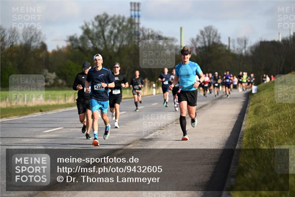 12.04.2026 - 45. Internationalen Wilhelmsburger Insellauf Dr. Thomas Lammeyer http://msf.ph/oto/9432605 12.04.2026 09:15:24 Laufen 432, 348 meine-sportfotos.de