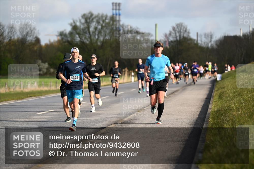 12.04.2026 - 45. Internationalen Wilhelmsburger Insellauf Dr. Thomas Lammeyer http://msf.ph/oto/9432608 12.04.2026 09:15:25 Laufen 4329, 3485 meine-sportfotos.de