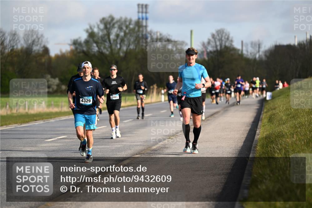 12.04.2026 - 45. Internationalen Wilhelmsburger Insellauf Dr. Thomas Lammeyer http://msf.ph/oto/9432609 12.04.2026 09:15:25 Laufen 4329, 3485 meine-sportfotos.de