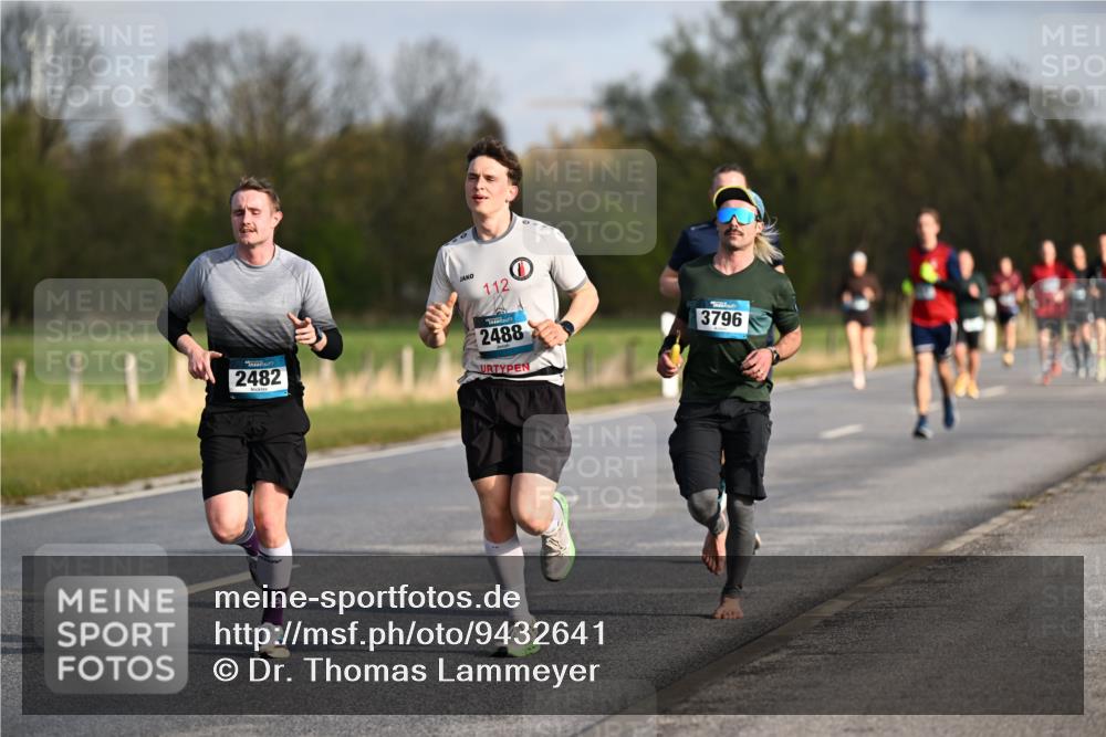 12.04.2026 - 45. Internationalen Wilhelmsburger Insellauf Dr. Thomas Lammeyer http://msf.ph/oto/9432641 12.04.2026 09:15:34 Laufen 2482, 112, 2488, 3796 meine-sportfotos.de
