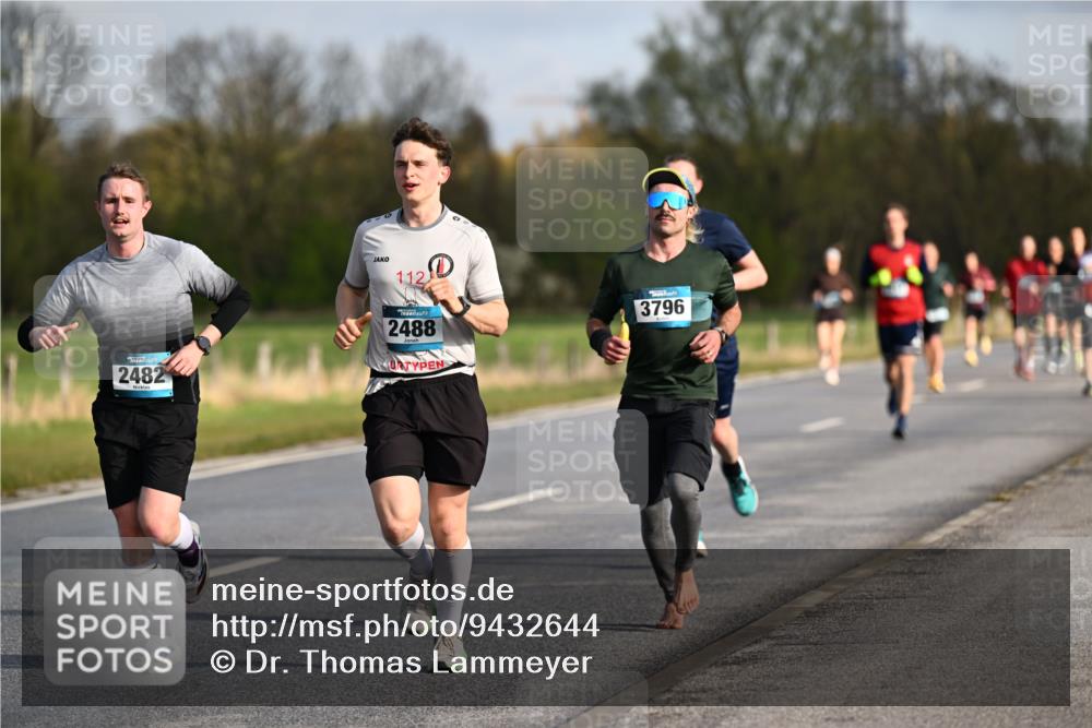 12.04.2026 - 45. Internationalen Wilhelmsburger Insellauf Dr. Thomas Lammeyer http://msf.ph/oto/9432644 12.04.2026 09:15:34 Laufen 112, 2482, 2488, 3796 meine-sportfotos.de